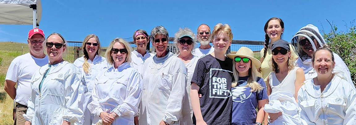 Beginners with Bees class participants