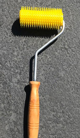 uncapping roller