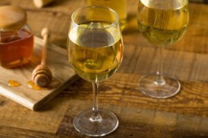 sweet yellow honey wine meade